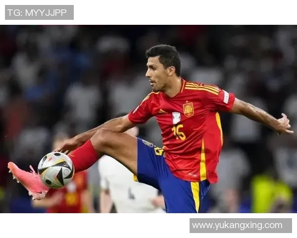 欧洲杯荣获月度最佳球员，实至名归